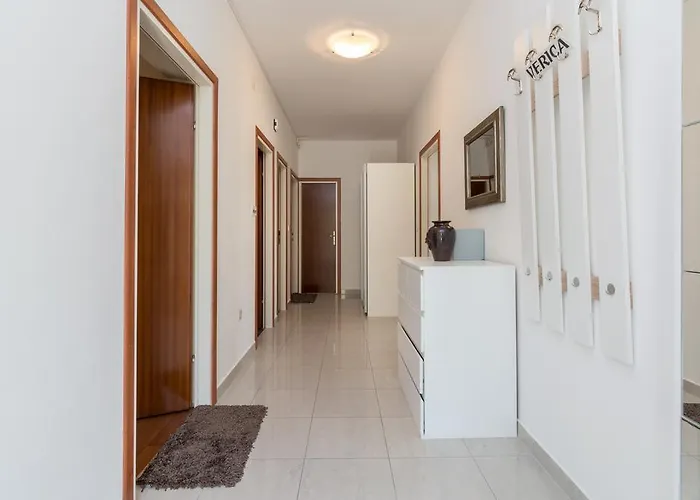 Verica * 特罗吉尔